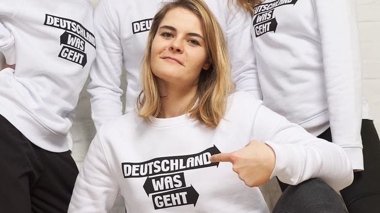 Ihre T-Shirts sind beliebt: Hazel Brugger. (Bild: Instagram)