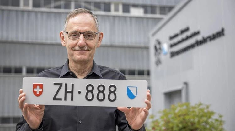 Mit der Versteigerung der Autonummer «ZH 888» für 194’000 Franken wurde der bisherige Rekord von 152’400 Franken für das Nummernschild «ZH 987» übertroffen. (Sicherheitsdirektion Kanton Zürich)