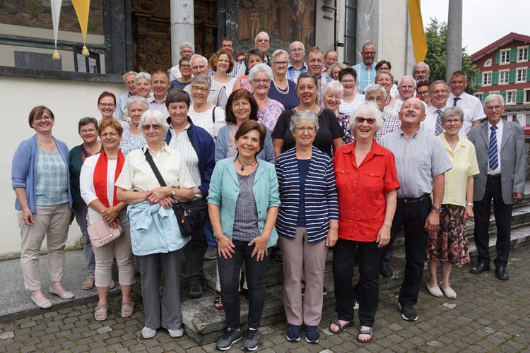 Zahlreich versammelten sich die Mitglieder und Gäste sowie Delegationen von Nidwalden, Uri und Luzern zur Jubiläumsfeier in Sachseln.