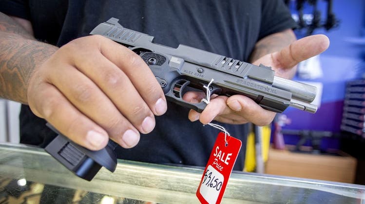 Reform: Das neue Gesetz sieht unter anderem eine intensivere Überprüfung von Waffenkäufern vor, die unter 21 Jahre alt sind. (Keystone)