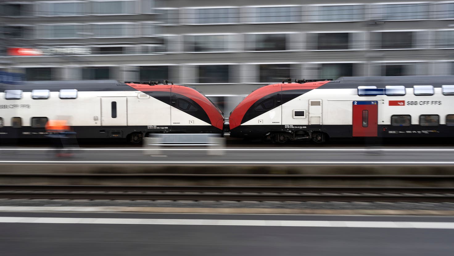 Je schneller die Bahn, desto mehr Passagiere: Züge in Zürich-Altstetten. (Keystone)