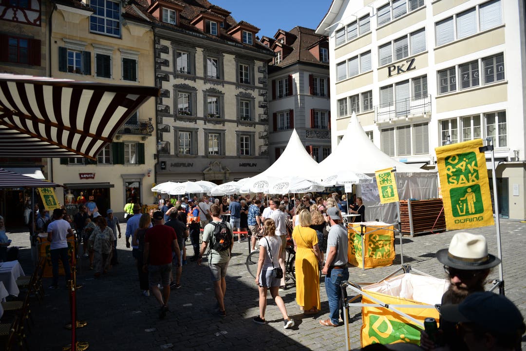 Buntes Treiben am Stadtfest Luzern.