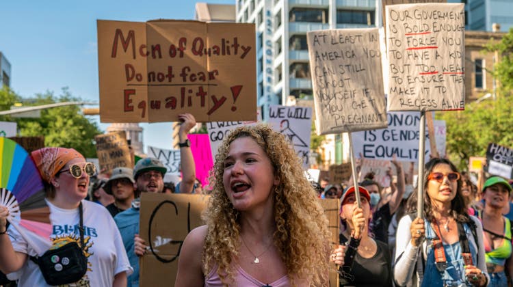 Tausende Menschen demonstrierten am Wochenende in Austin (Texas) gegen die Einschränkung des Rechts auf Abtreibung. (Bild: Sergio Flores / North America / Getty Images)