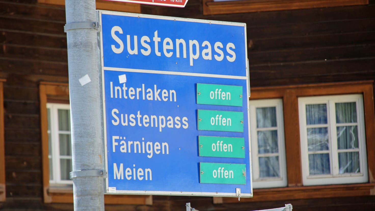 Tafel in Wassen bei der Abzweigung in Richtung Sustenpass.  Das Bild wurde am 23. Juni 2012 aufgenommen. (René Meier / Luzernerzeitung.ch / Neue Luzerner Zeitung / AG)