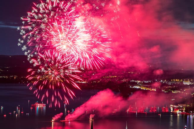 Fans dürfen sich freuen: Feuerwerke, wie hier beim Zuger Seefest, werden auch am Nationalfeiertag in den meisten Zentralschweizer Kantonen erlaubt sein.