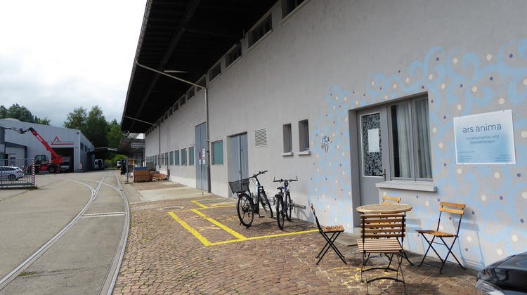 Das ehemalige Firmengebäude wird von den Geschwistern Sybille und Christian Wild umgebaut. (Nathalie Wolgensinger)