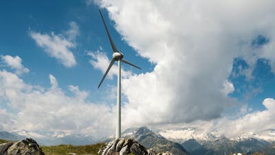 Das Elektrizitätswerk Ursern betreibt einen Hochgebirgswindpark auf dem Gütsch ob Andermatt. (Bild: Dominik Wunderli (Andermatt, 22. Juli 2021))
