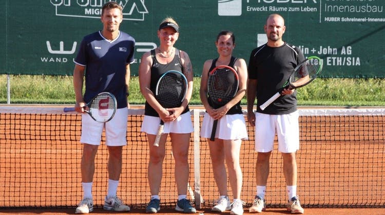 Der Badmintonclub Bustelbach-Stein spielt mit seinen Mitgliedern in Stein. (zvg)