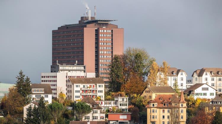 Das Luzerner Kantonsspital (Bild: Patrick Huerlimann (Luzern, 8.11.2021))