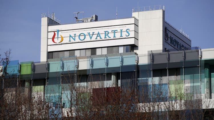 Schlechte Nachrichten für Novartis-Angestellte: Der Konzern baut Stellen ab. (Georgios Kefalas / KEYSTONE / keystone-sda.ch)