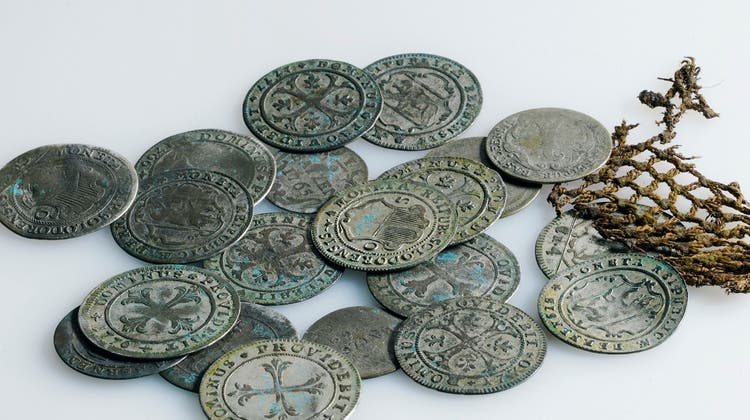 Einen ganzen Geldbeutel verlor jemand gegen Ende des 18. Jahrhunderts in Langenbruck – ein Glück für die Baselbieter Archäologinnen und Archäologen. (zvg)