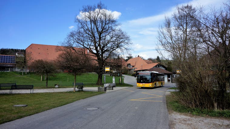 Der Postbus in Küttigkofen (Buchegg). (Urs Byland)