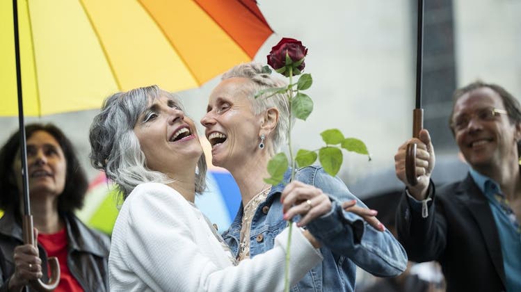 «Ein wichtiger Schritt für die Gleichstellung»: 26 gleichgeschlechtliche Paare heiraten am Freitag in Zürich