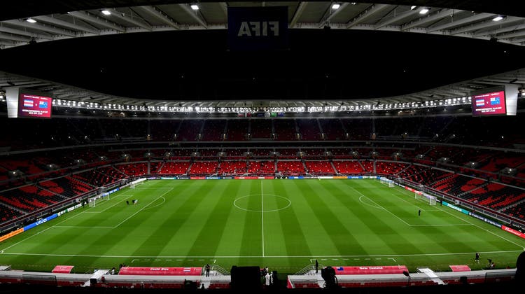 Ein Blick auf das 50'000 Zuschauer fassende Ahmed bin Ali Stadium in Katar, eines der acht WM-Stadien. (EPA)