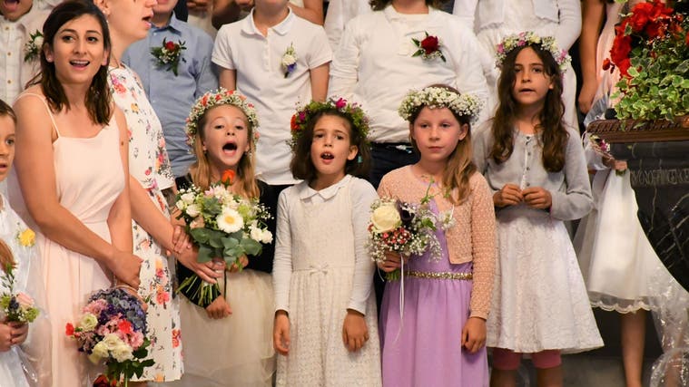 Die Kinder brachen in einen Jubelsturm aus in der Stadtkirche, als das Schönwetterprogramm verkündet wurde. (Janine Müller)