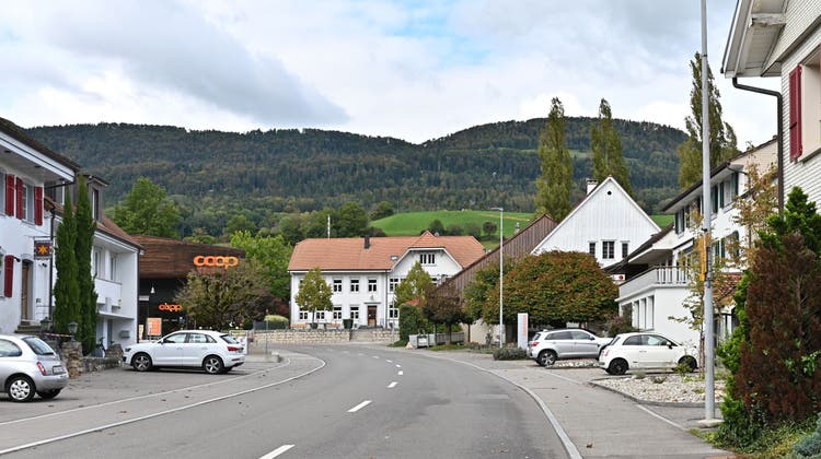 Blick in die Dorfstrasse von Matzendorf. Die Stimmbürger genehmigten die Rechnung 2021 ohne Gegenstimmen. (Bruno Kissling)