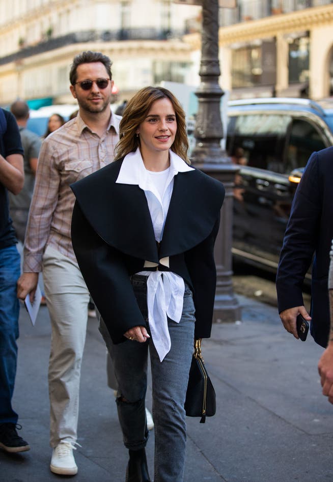 Emma Watson Zeigt In Paris Mit Skinny Jeans Wie Guter Stil Geht 