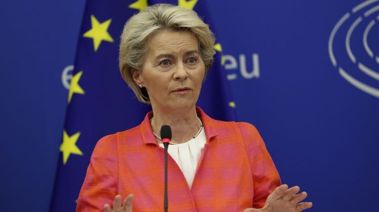 Die bittere Lehre der Coronapandemie nicht vergessen: EU-Kommissionspräsidentin Ursula von der Leyen im EU-Parlament. (Keystone)