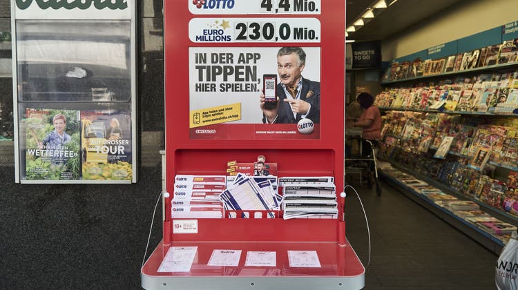 Das Lotto-Fieber steigt: Im Jackpot von Euromillions warten am Dienstag zum zweiten Mal 230 Millionen Euro auf eine glückliche Gewinnerin oder einen glücklichen Gewinner – so viel wie noch nie. (Roland Schmid)