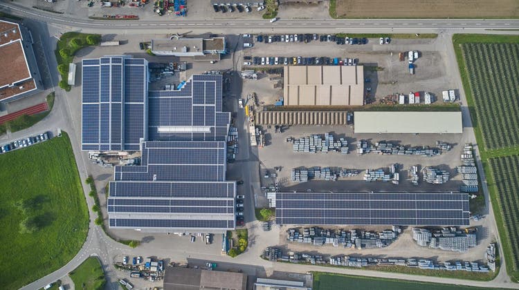 Auf den Dächern der Firma Nüssli ging kürzlich die viertgrösste PV-Anlage im Kanton Thurgau in Betrieb. (Bild: PD)