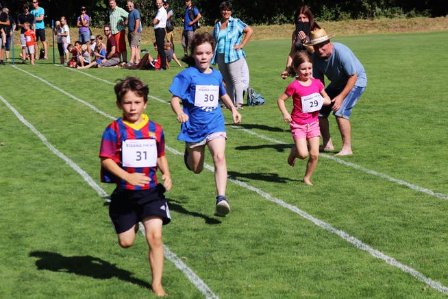 Über 60 respektive 80 Meter sprinteten Kinder und Jugendliche am Samstag um die Wette.