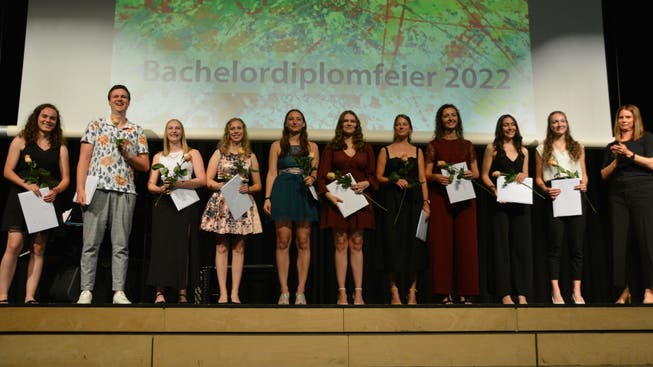 Die Diplomandinnen und Diplomanden der Pädagogischen Hochschule Thurgau freuen sich über die Früchte ihres Lernens. Mit dem Diplom beginnt ein neuer Abschnitt.