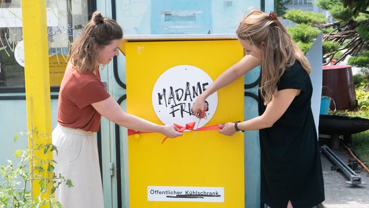 Unterdessen gibt es 100 Kühlschränke von «Madame Frigo»: Der neuste wurde Ende Juni auf dem Klybeckplatz eröffnet. (zvg)