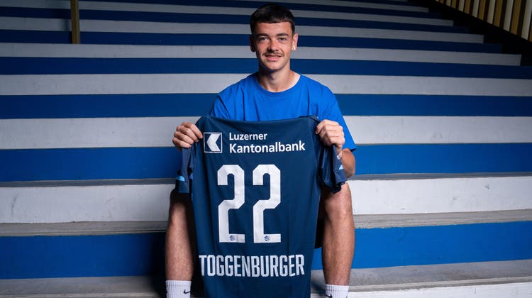 Nando Toggenburger trägt neuerdings das Leibchen der ersten Mannschaft des FC Luzern. (Bild: PD)