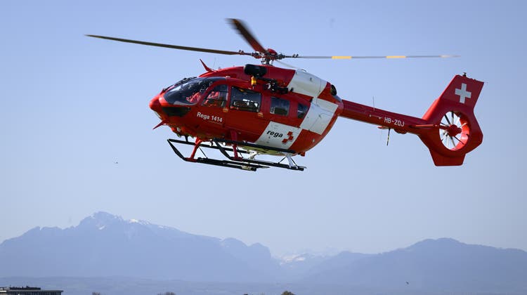 Die Air Zermatt hat ein intensives Wochenende hinter sich: Am Wochenende war sie unter anderem wegen Bergunfällen 34 Mal im Einsatz. (Keystone)