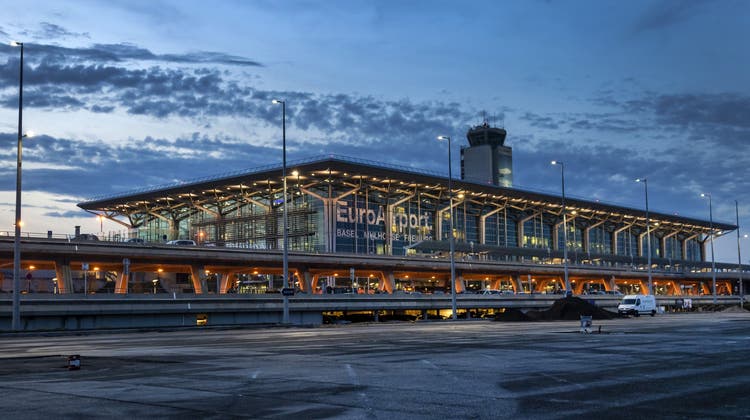 Der Euro-Airport baut im nächsten Frühling die Kapazitäten aus. (Keystone)