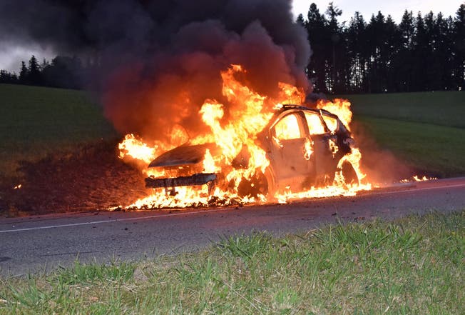 Das erste gestohlene Auto ging in Flammen auf.