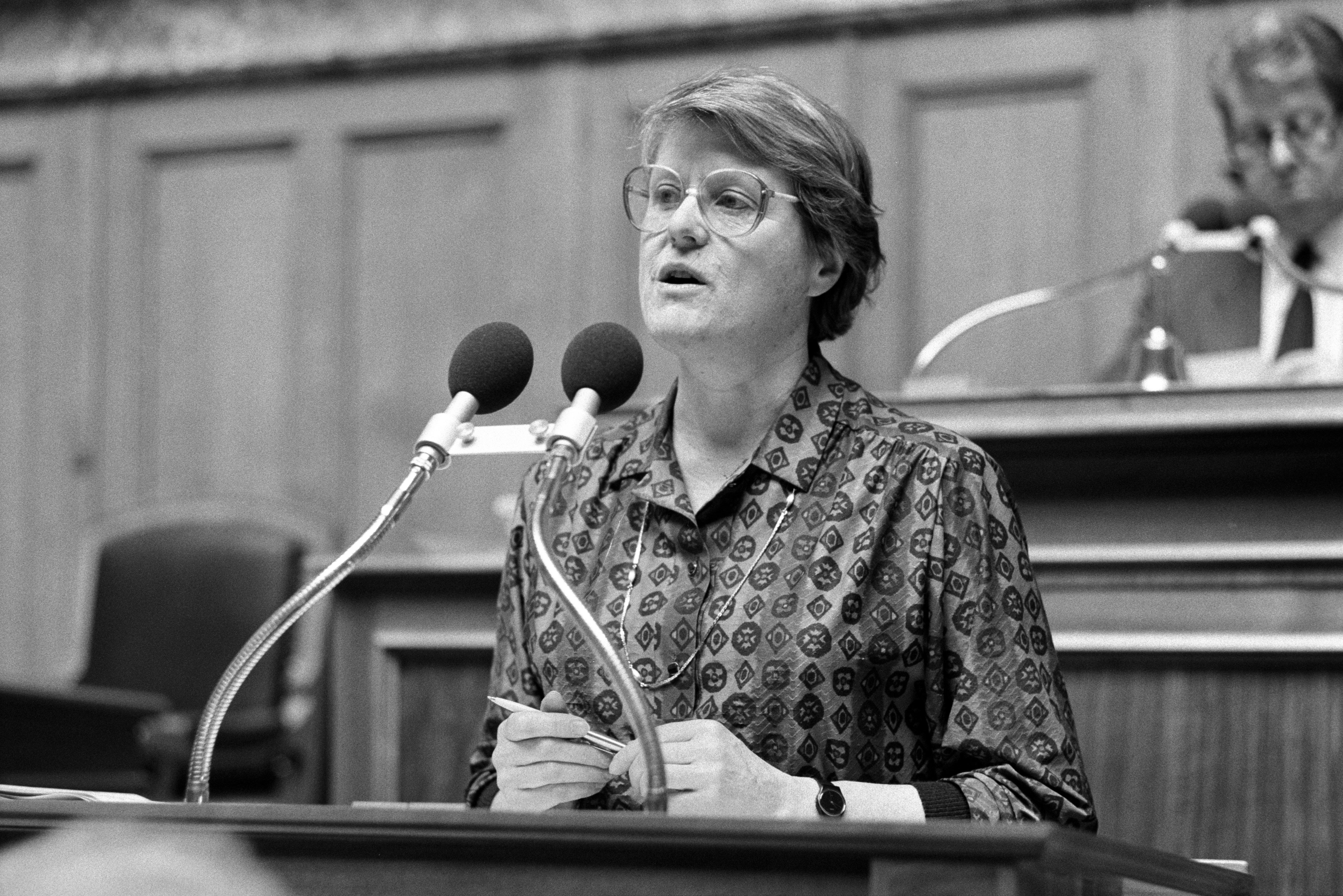 Judith Stamm bei einer Rede während der Frühjahrssession im Jahr 1987. Nun ist die Luzerner Politikerin im Alter von 88 Jahren gestorben.