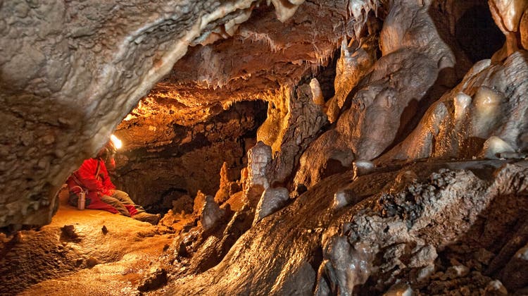 In Höhlen variiert die Temperatur kaum. Meist ist es zwischen zwei und vier Grad warm. (Bild: Jose A. Bernat Bacete/Moment RF)