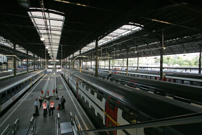 Stromausfall auf dem gesamten Liniennetz der SBB: Am 22. Juni 2005 kam es zum Blackout, die Züge standen still. 