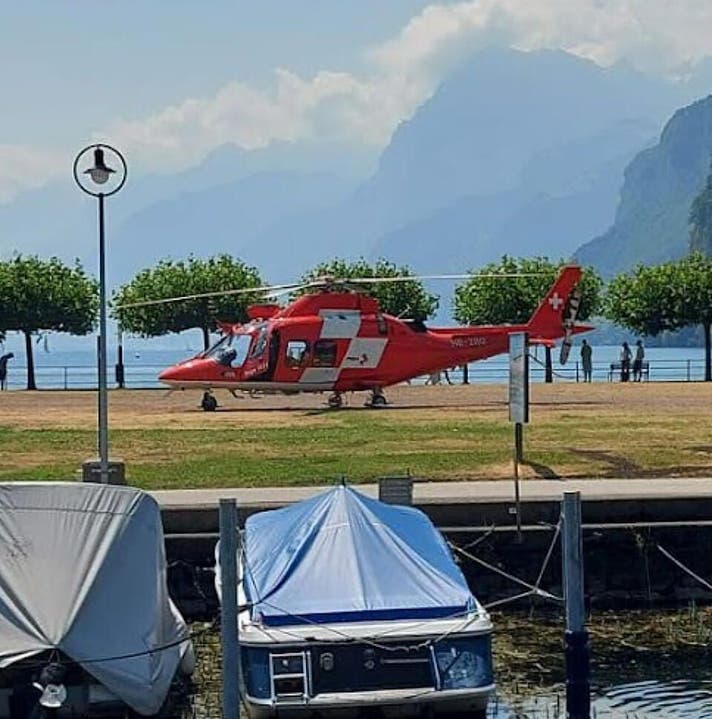 Auch ein Helikopter der Rega stand beim Auslandschweizerplatz auf Standby.