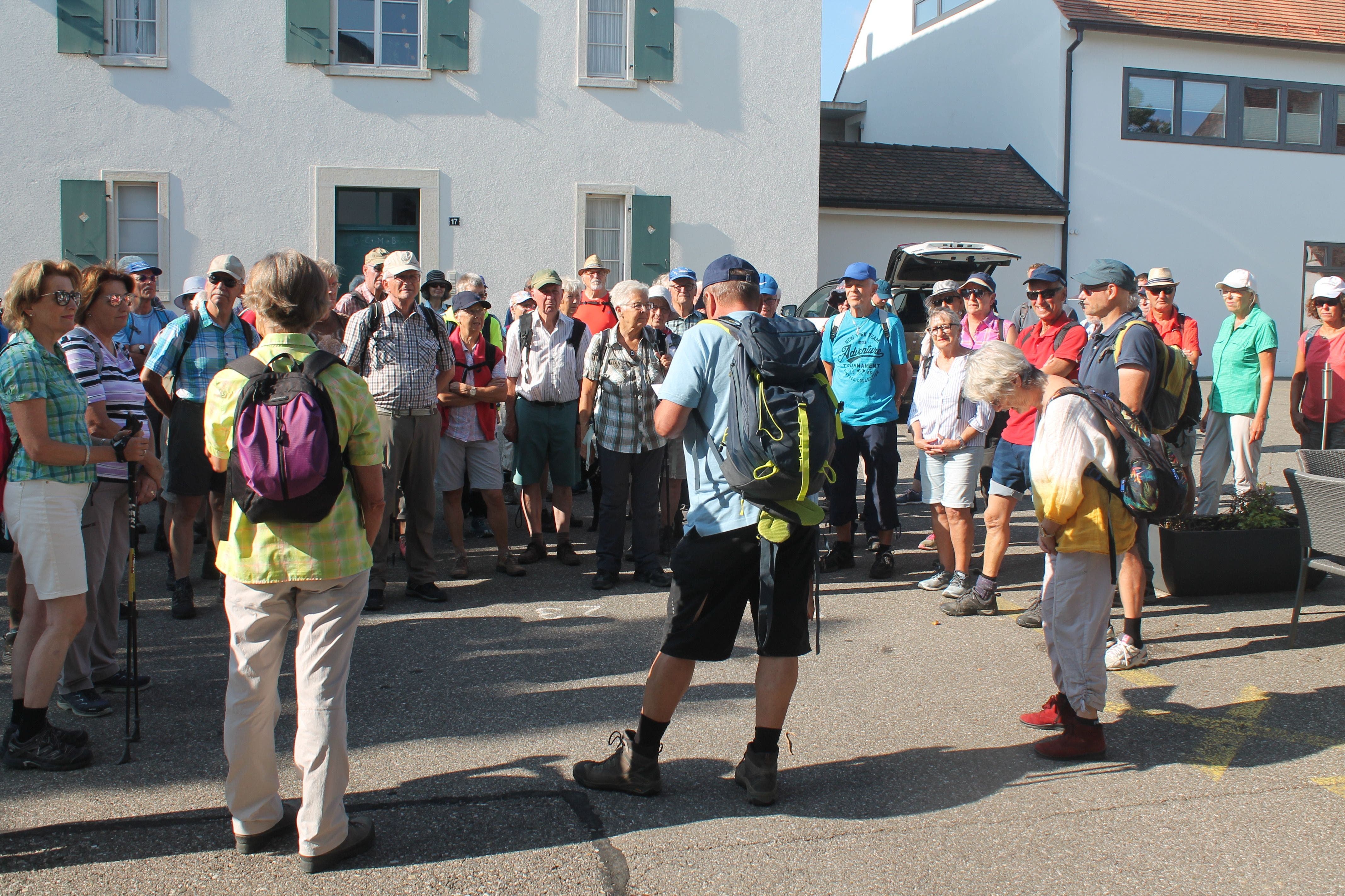 8. Etappe Rundwanderung mit Start und Ziel in Mariastein. 101 Wandernde trafen sich um 9.15 Uhr auf dem Klosterplatz.