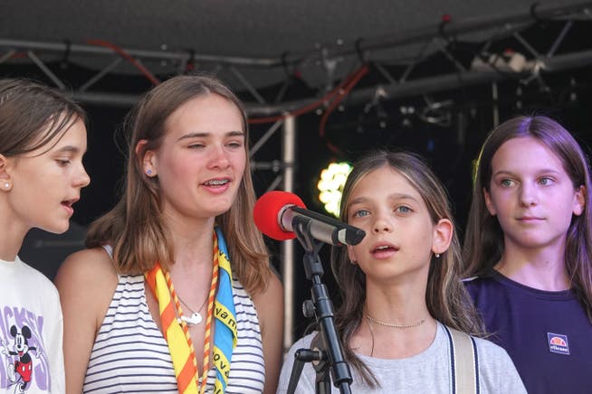 Laila Berger (2. von links) übernahm die Solostimme des Bäderfest-Songs.