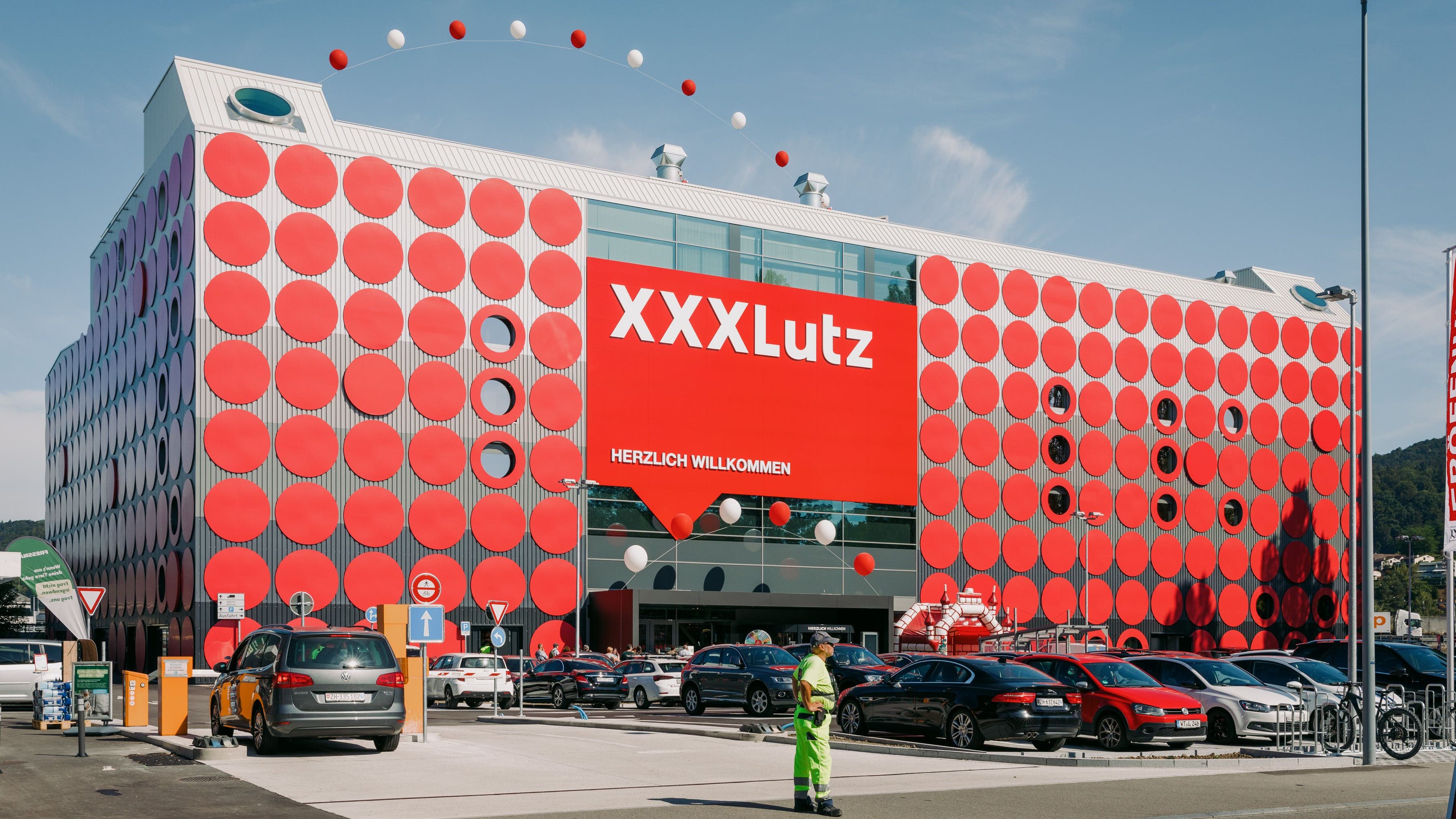 Dietikon - Bildstrecke: Neueröffnung XXXLutz