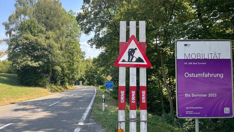 Vom 19. bis 21. August wird die Bruggerstrasse in Bad Zurzach wegen Belagsarbeiten für den Verkehr geschlossen. (Daniel Weissenbrunner)
