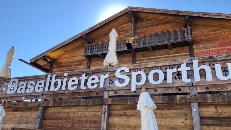 Der wohl auffälligste Bau auf dem Schwingfest-Areal: Das Baselbieter Sporthuus. (bwi)