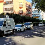 Die neun Parkplätze zwischen der Langensandstrasse 73 und 85 in Luzern werden bis Mitte September aufgehoben. (Bild: Matthias Stadler (9. August 2022))