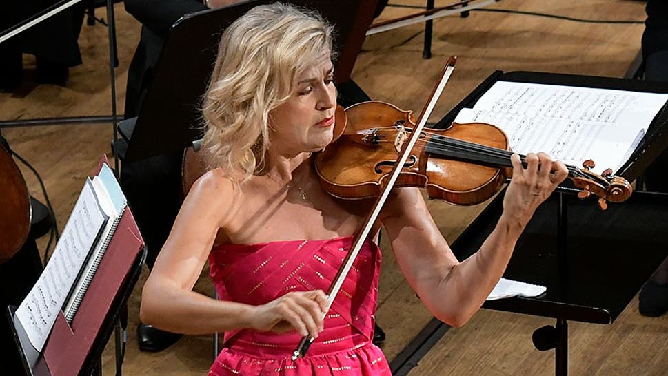 Anne-Sophie Mutter mit dem Lucerne Festival Orchestra und Dirigent Riccardo Chailly gestern im KKL. (Bild: Peter Fischli/LF (12. August 2022))