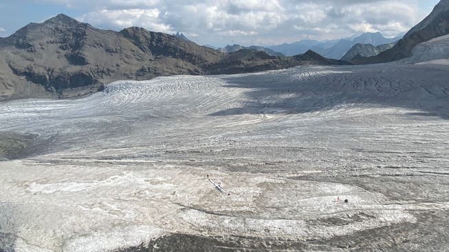 Auf diesem Gletscher fanden die Rettungskräfte das Wrack des Fliegers.