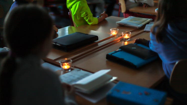 Kerzen im Klassenzimmer? Damit im Winter der Strom nicht ausgeht, plant der Kanton diverse Massnahmen. (Bild: zvg)