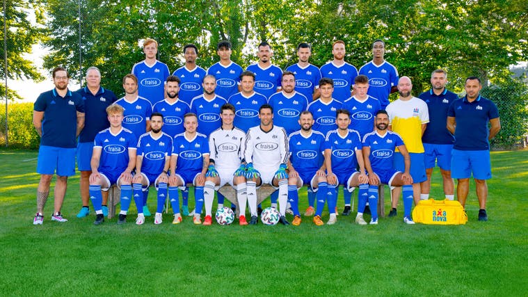 Das Team des FC Bellach Ausgabe 2022/23 mit Stammtorhüter Luca Palermo (vordere Reihe, 4. v.r.). (zvg)
