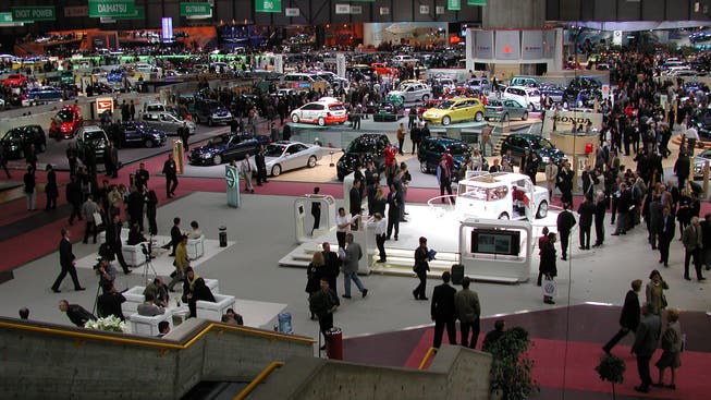 Ein Zuschauermagnet: Automobilsalon Genf 2001.