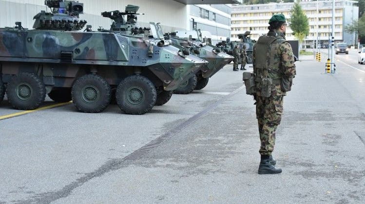 Schützenpanzer vor dem BAG: Linke Kreise kritisierten im Vorfeld, die Übung diene der «Aufstandsbekämpfung». (ho Kapo BE)