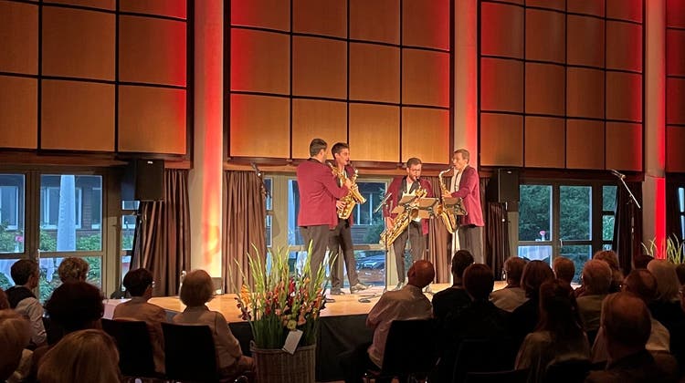 Die vier Saxofonisten vom Kebyart-Ensemble spielten wegen Regen im Stadtsaal. (zvg)