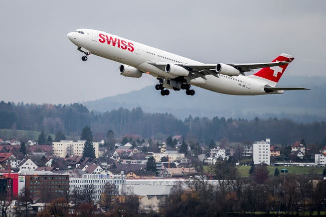 Ein Flugzeug der Swiss musste wegen Triebwerk-Problemen umkehren. (Symbolbild)