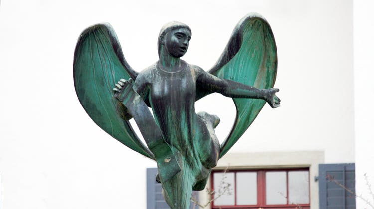 Die Statuen des Künstlers Eduard Spörri können auch ausserhalb der Wettinger Museumsräumlichkeiten betrachtet werden. (zvg)